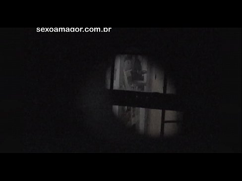 ❤️ Blondie blir i hemmelighet filmet av en nabolagsvoyeur gjemt bak hule murstein ️ Sexvideo ved no.xsexshop.ru ﹏